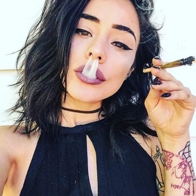#instahot #nofilter #ganjagirls #dopeladies #kushqueen #girlswhosmoke #cannababes420 #hotbabes #weedbabes #instagood #cannabisculture #smoking #marijuanalegal #legalize #weed #smokeweed #weedsmokers #weedislife #loveweed #weedlove #weedpics #weedstagram #weedstagram420 #high #hightimes #highsociety #highallday #marijuanalove | Cannabis Barcelona
